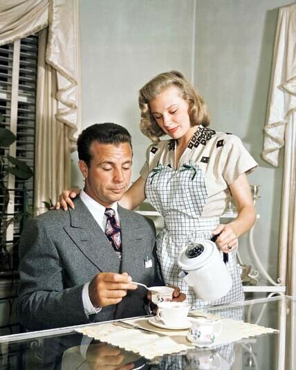 Dick Powell & June Allyson Great Color 8x10 Still At Home -- B122